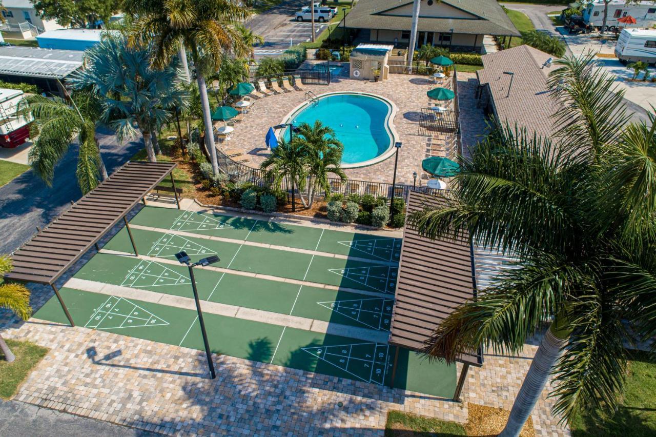Groves Rv Resort Harlem Heights Exterior photo